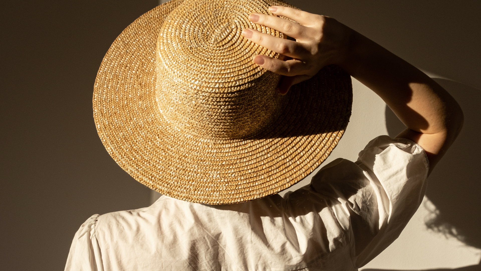 3 Summer Hats to Complement Your Beach Outfit